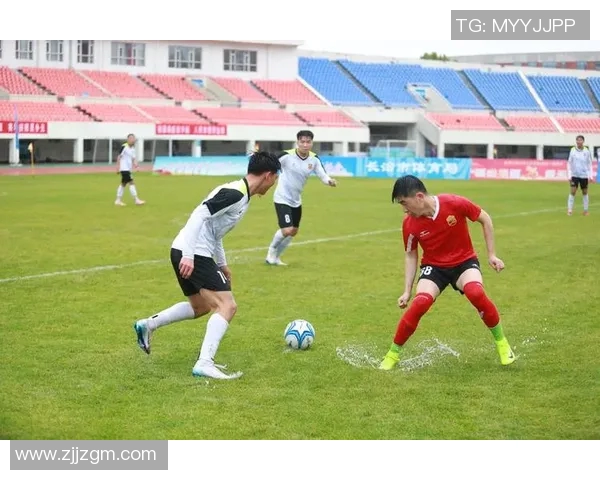 足球明星训练日常揭秘:他们如何在球场上磨练技艺与团队默契 足球明星训练日常揭秘:他们如何在球场上磨练技艺与团队默契