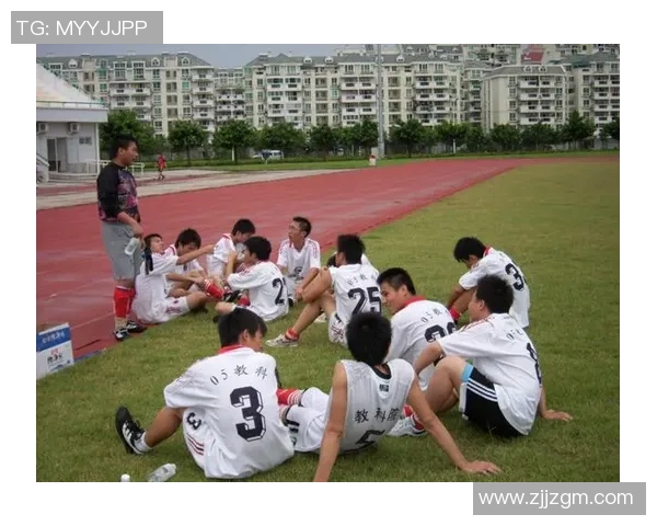 重庆足球队的转型之路与未来发展展望解析